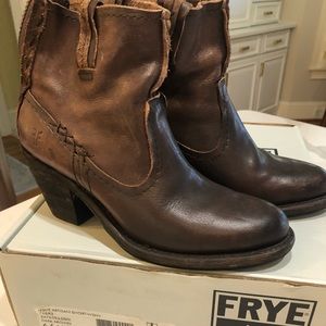 Frye Leslie Artisan Short Boots
